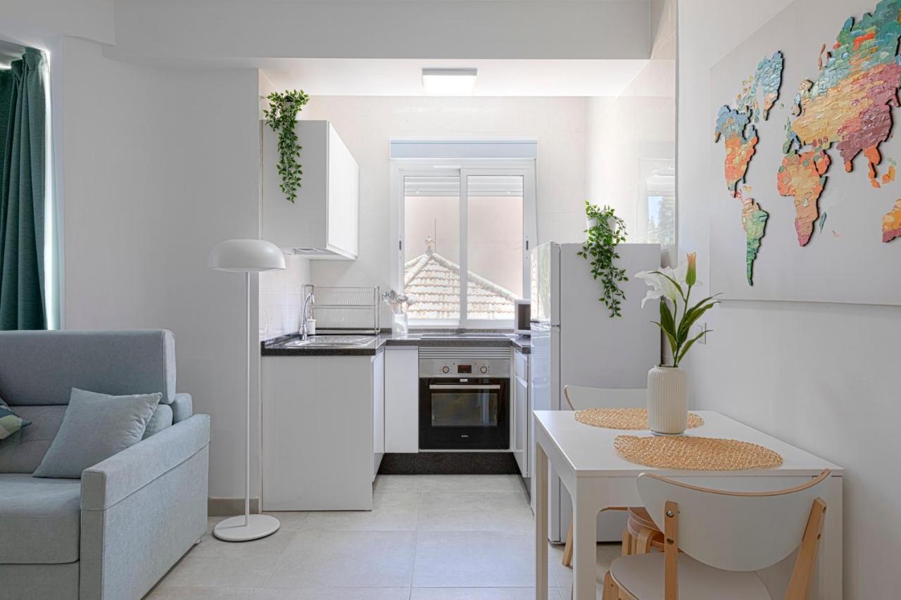 Homeabout Juan De Austria Apartments Малага Екстериор снимка