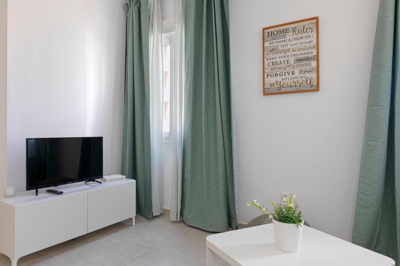 Homeabout Juan De Austria Apartments Малага Екстериор снимка