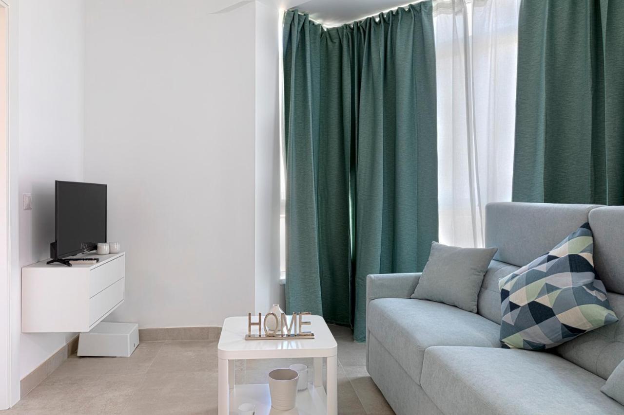 Homeabout Juan De Austria Apartments Малага Екстериор снимка