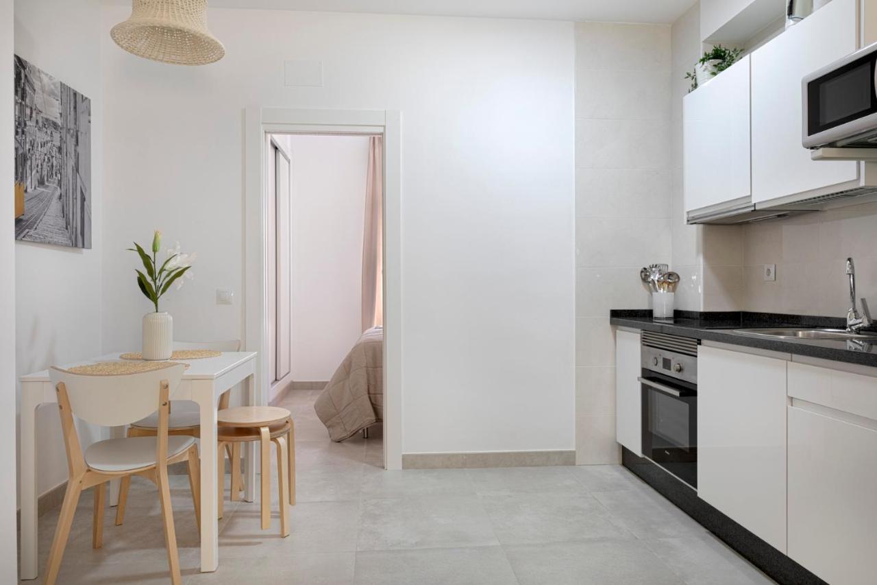 Homeabout Juan De Austria Apartments Малага Екстериор снимка