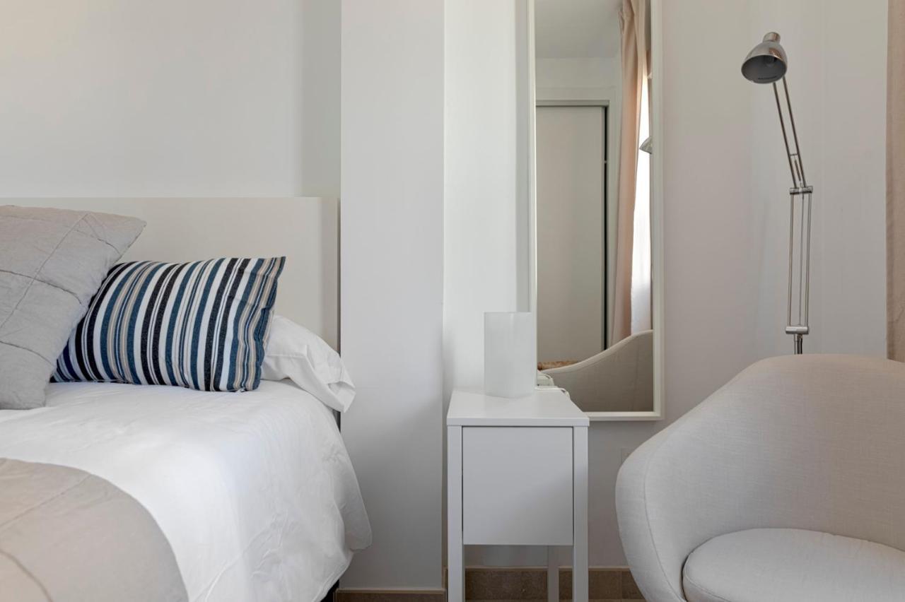 Homeabout Juan De Austria Apartments Малага Екстериор снимка