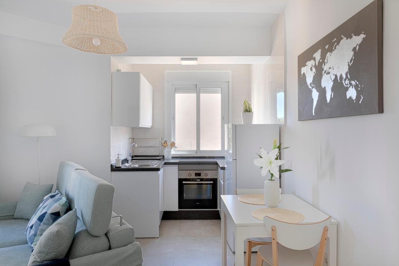 Homeabout Juan De Austria Apartments Малага Екстериор снимка